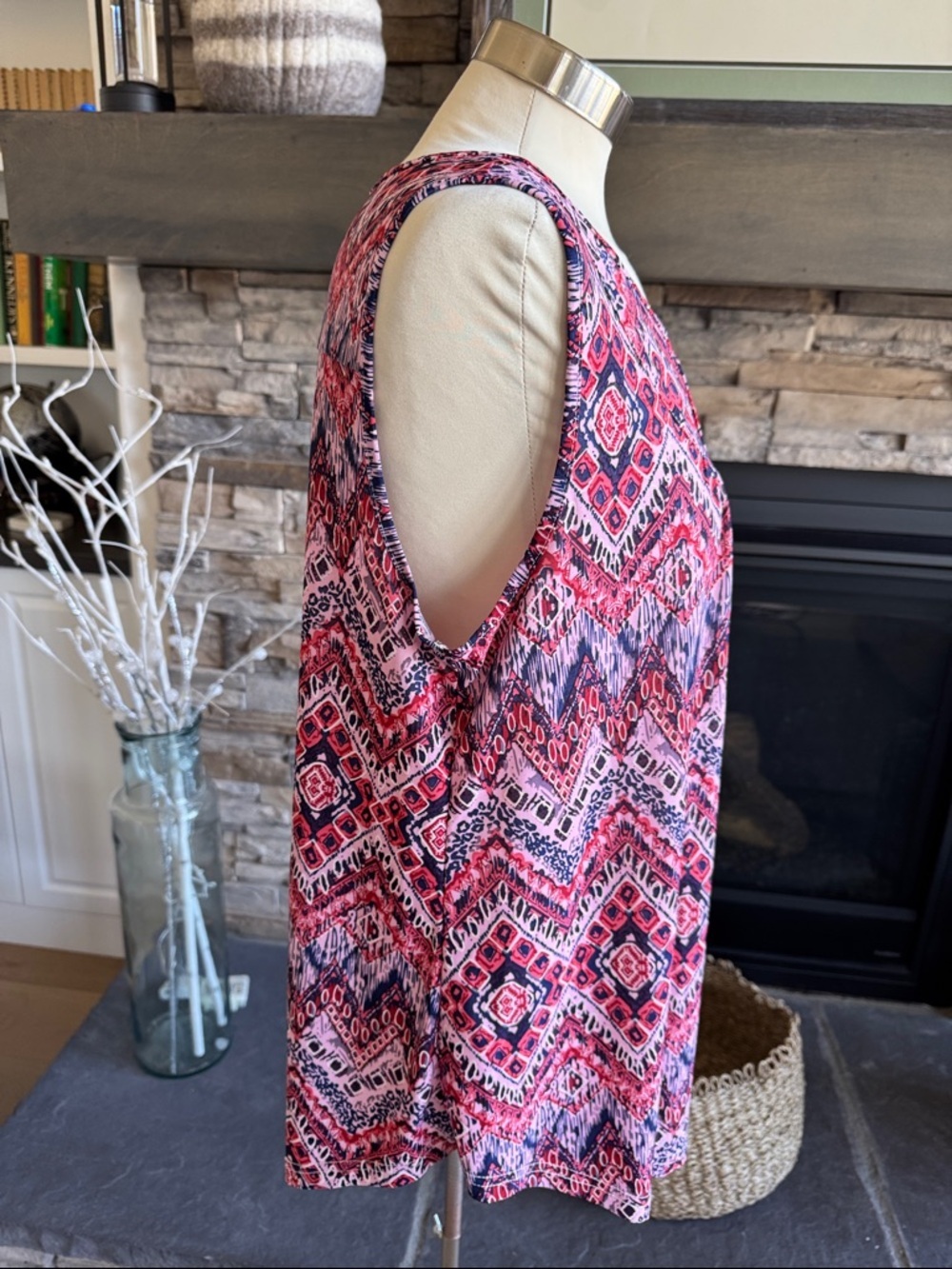 Women's Red & Navy Printed Sleeveless Tank Top - Picture 9 of 11